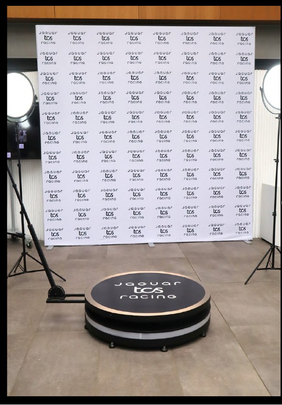 The Revolver Cam 360 booth